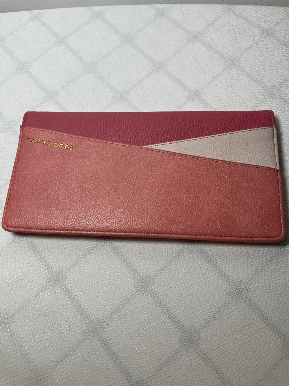 LOVE & LORE Tracel Docs Tri-Tone Pink Travel Wallet
Perfect for travel